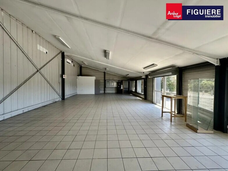 Local d’activités dans Gardanne à louer - Photo de l’immeuble – Image 3 sur 14