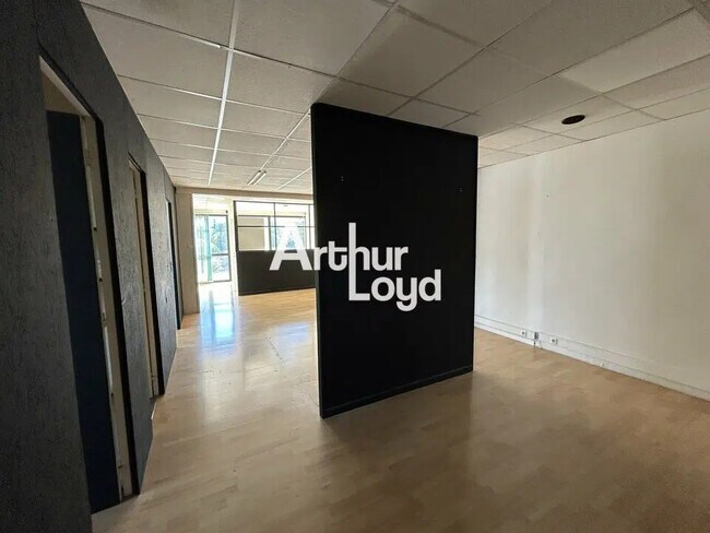 Plus de détails pour 300 Avenue Du Général De Gaulle, Draguignan - Bureau à louer