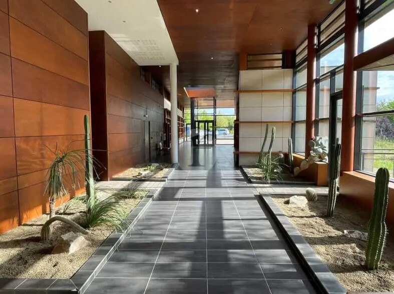 Local d'activités dans Roost-Warendin à vendre - Photo intérieure – Image 3 sur 7