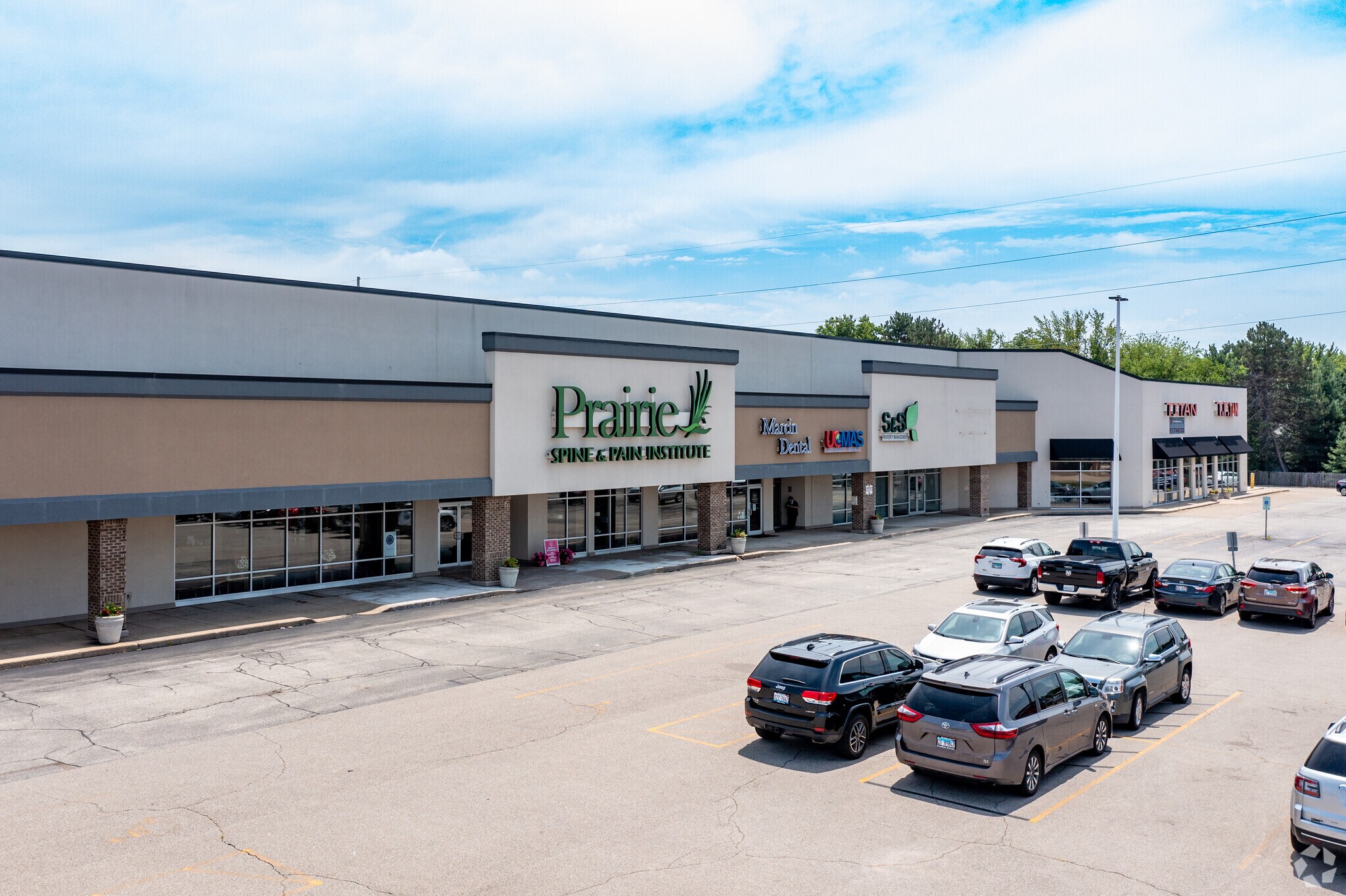 7620 N University St, Peoria, IL à louer Photo de l’immeuble– Image 1 sur 5
