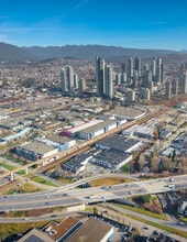 2550 Boundary Rd, Burnaby, BC à louer Photo de l’immeuble– Image 1 sur 6