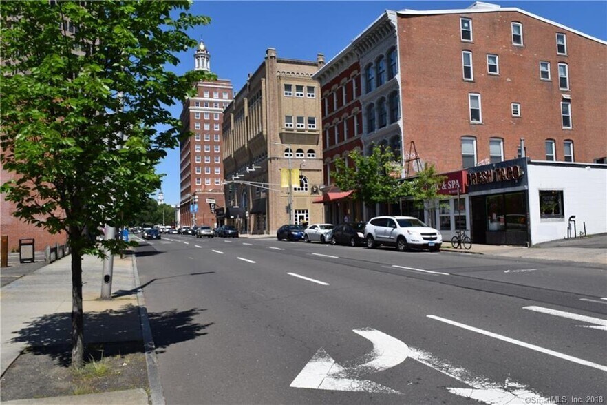 47 Elm St, New Haven, CT à louer - Photo de l’immeuble – Image 3 sur 3