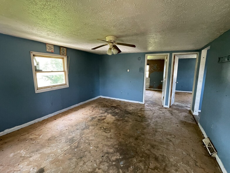 2258 Allen Ave SE, Canton, OH à vendre - Photo de l’immeuble – Image 3 sur 9