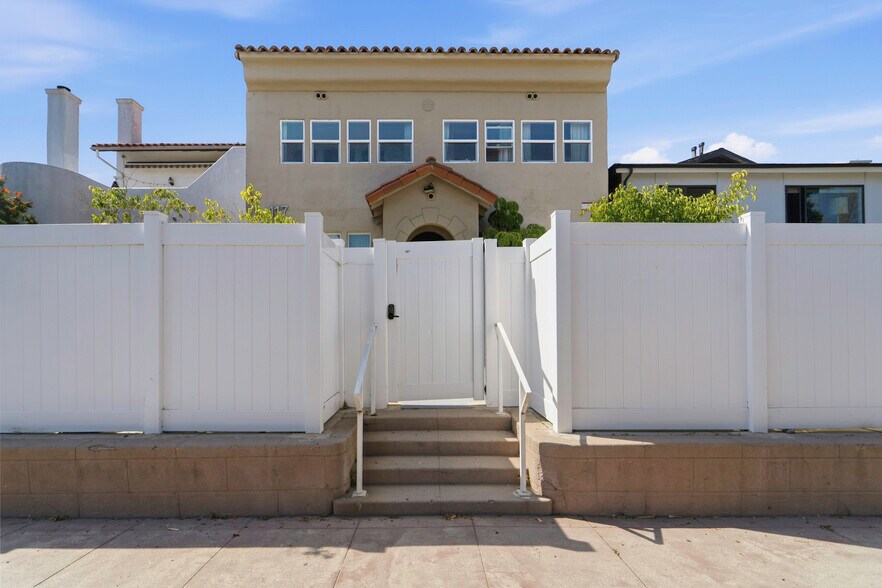 117 Paloma Ave, Venice, CA à vendre - Photo de l’immeuble – Image 3 sur 17