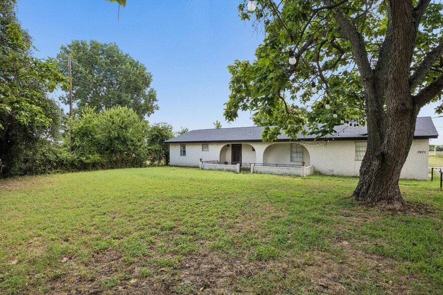 7971 Peden Rd, Azle, TX à vendre - Photo de l’immeuble – Image 3 sur 15