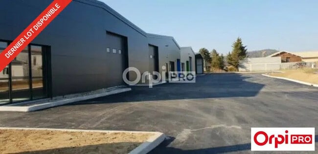Plus de détails pour Industriel/Logistique à louer