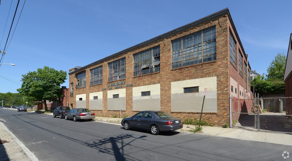 233-241 W Park St, Providence, RI à louer - Photo principale – Image 1 sur 10