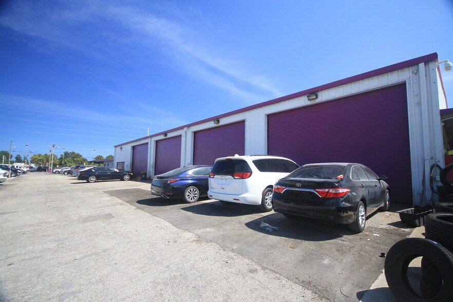 1589 S Military Trl, West Palm Beach, FL à vendre - Photo de l’immeuble – Image 2 sur 13