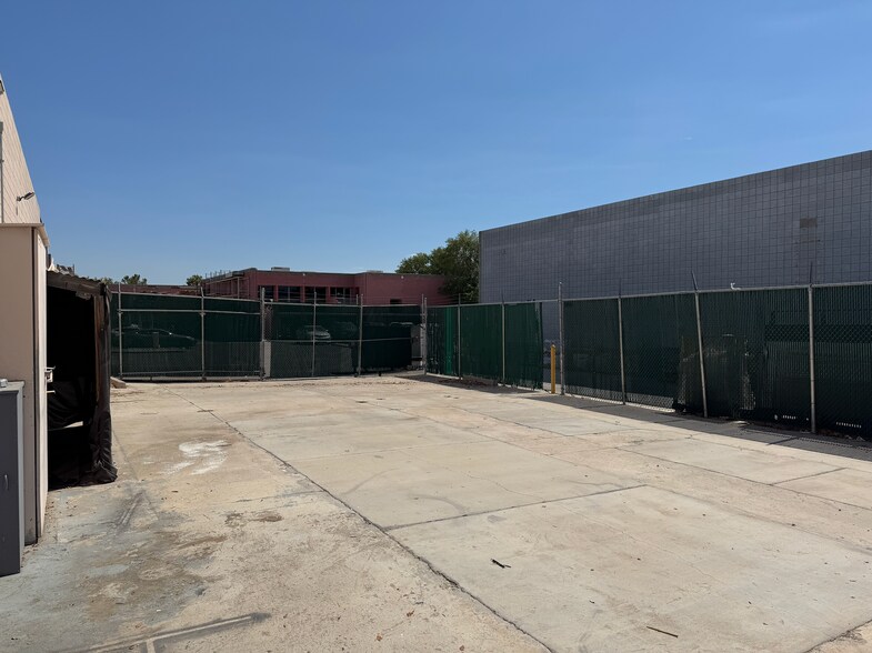 21617 N 2nd Ave, Phoenix, AZ à louer - Photo de l’immeuble – Image 2 sur 4