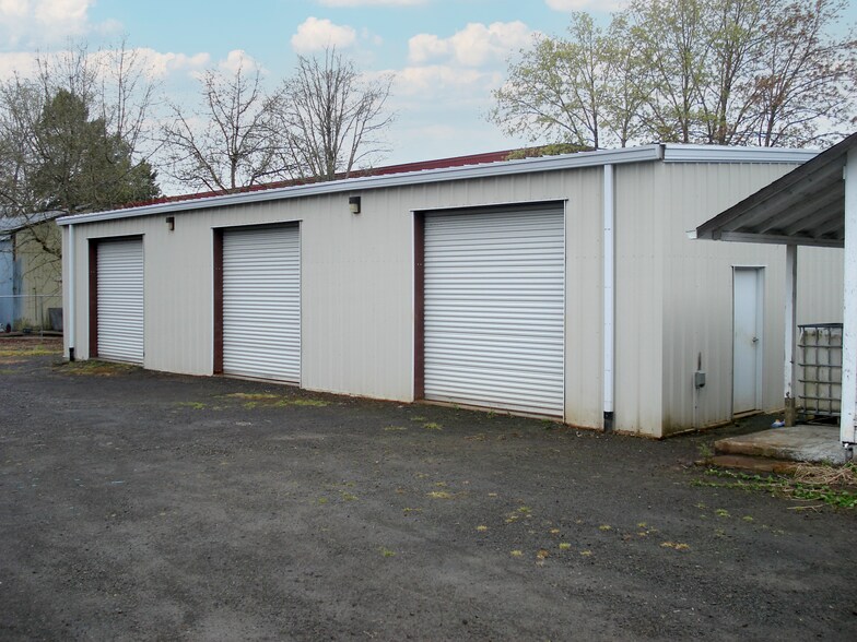 9760 SW Tigard St, Tigard, OR à louer - Photo de l’immeuble – Image 1 sur 9
