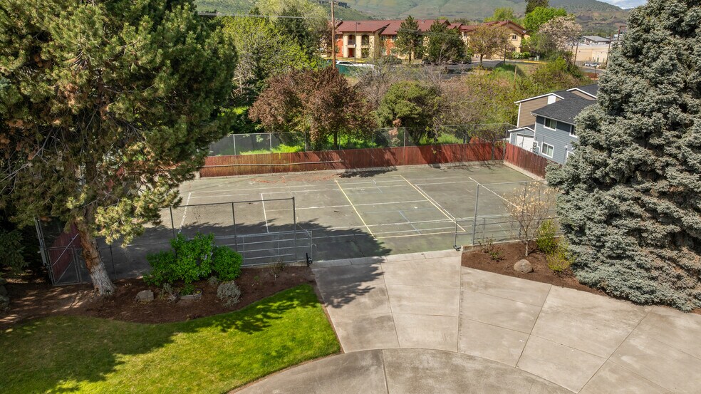 1001 Cherry Heights Rd, The Dalles, OR à vendre - Photo de l’immeuble – Image 3 sur 41