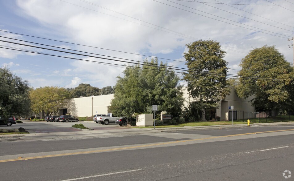 1181 N 4th St, San Jose, CA à louer - Photo principale – Image 2 sur 23