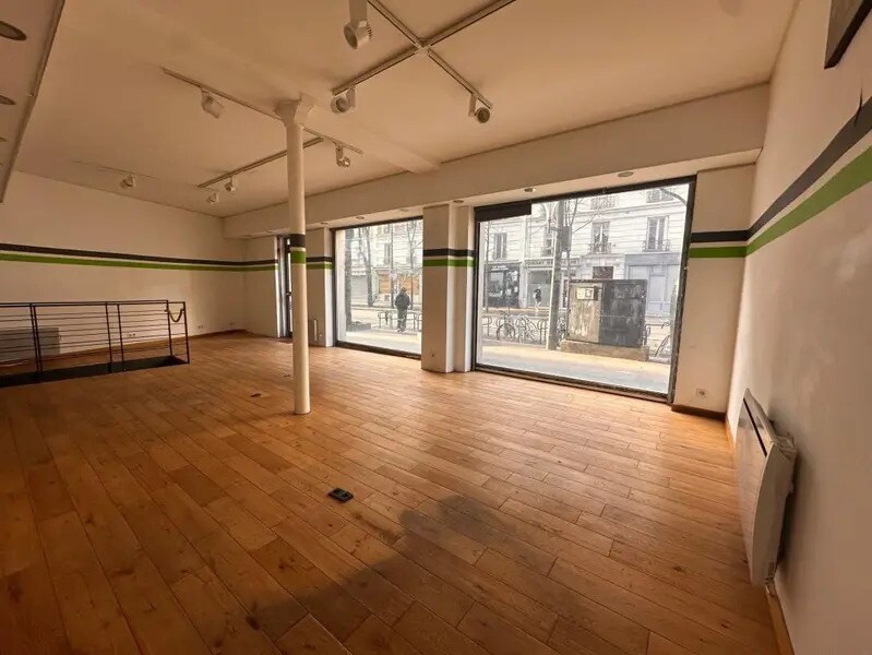 Local commercial dans Paris à louer Photo de l’immeuble– Image 1 sur 8