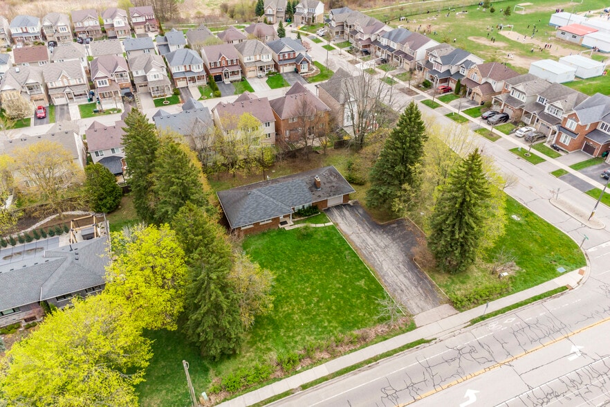 355 Guelph ave, Cambridge, ON à vendre - Aérien – Image 1 sur 15