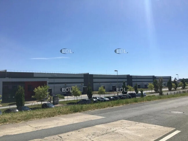 Plus de détails pour 21 Rue Marcellin Berthelot, Poitiers - Industriel/Logistique à louer