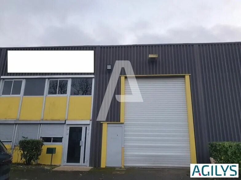 Local d’activités dans Torcy à louer - Photo de l’immeuble – Image 1 sur 4