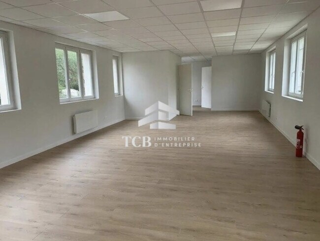 Plus de détails pour Bureau à louer