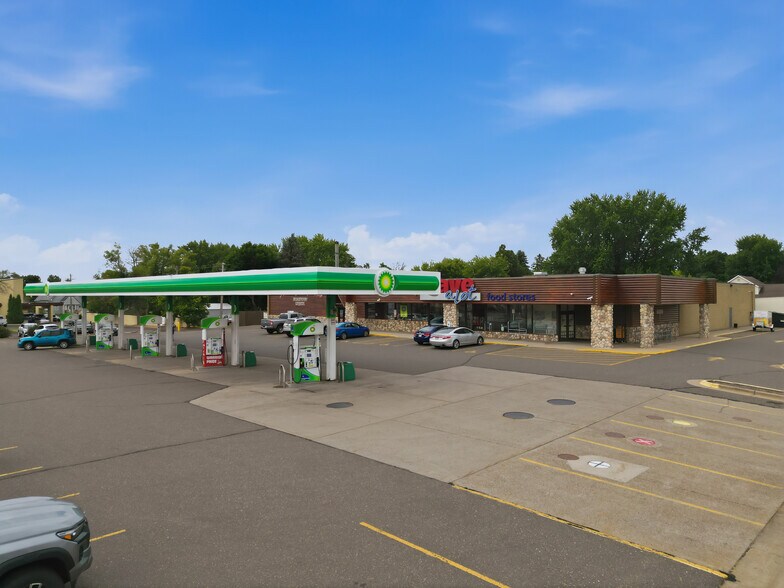 210 Keller Ave S, Amery, WI à louer - Photo de l’immeuble – Image 2 sur 3