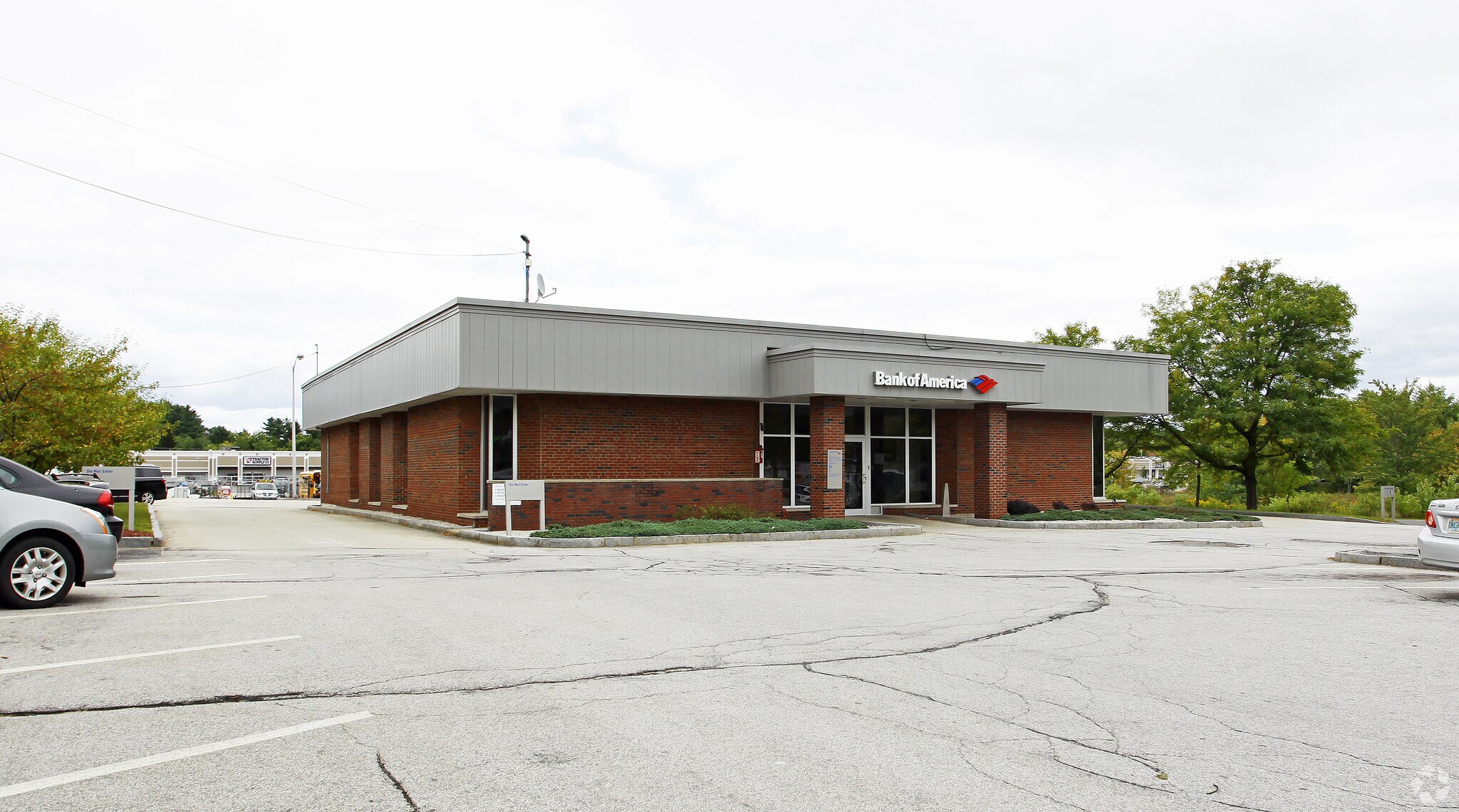 57 Crystal Ave, Derry, NH à louer Photo principale– Image 1 sur 3