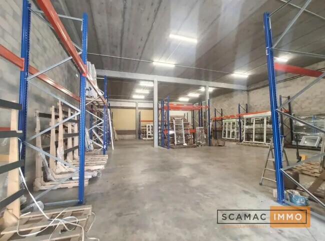 Plus de détails pour Industriel/Logistique à louer