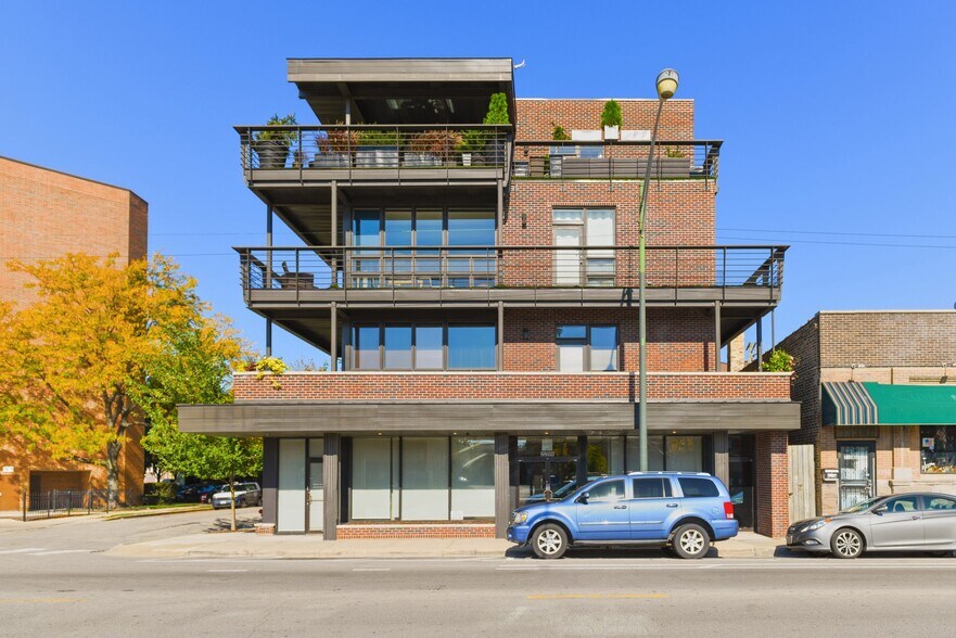 2299 N Clybourn Ave, Chicago, IL à louer - Photo de l’immeuble – Image 1 sur 3