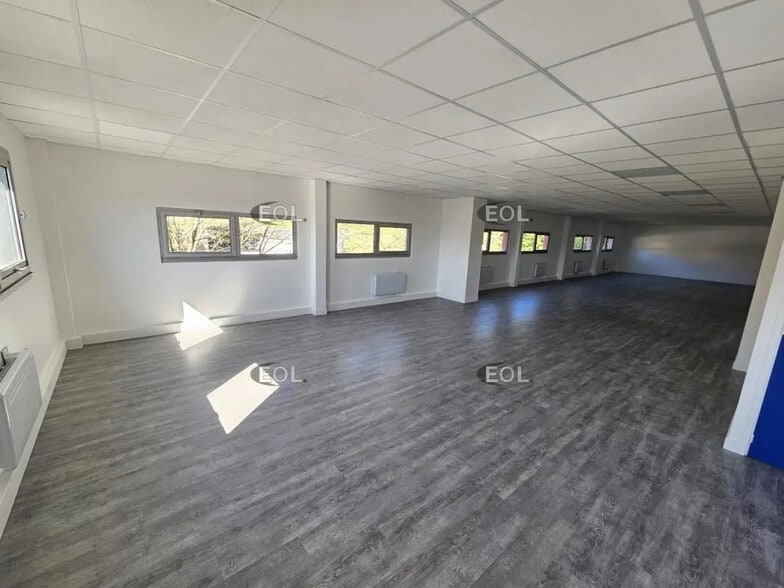 Local d’activités dans Orly à louer - Photo intérieure – Image 3 sur 8