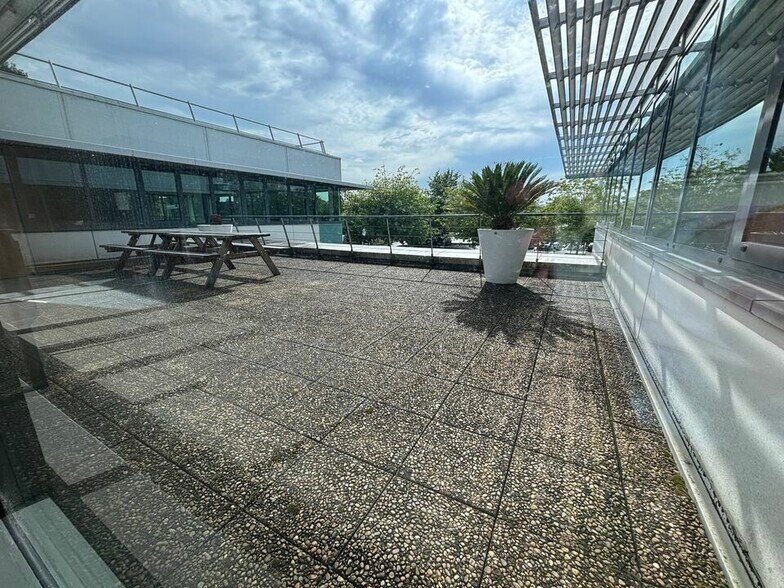 20 Avenue Pythagore, Mérignac à louer - Photo de l’immeuble – Image 1 sur 22