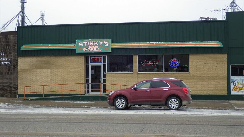920-924 Parriott St, Aplington, IA à vendre - Photo de l’immeuble – Image 2 sur 2