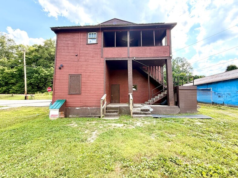 484 Route 302, West Van Lear, KY à vendre - Photo de l’immeuble – Image 1 sur 28