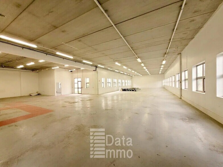 Industriel/Logistique dans Saint-Thibault-des-Vignes à louer - Photo de l’immeuble – Image 1 sur 18