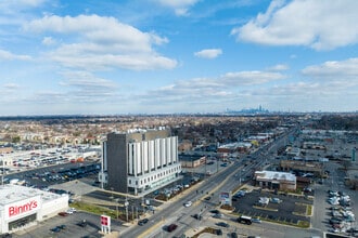 7222 W Cermak Rd, North Riverside, IL - VUE AÉRIENNE  vue de carte - Image1