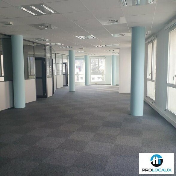 Bureau dans Seyssinet-Pariset à louer - Photo de l’immeuble – Image 2 sur 6