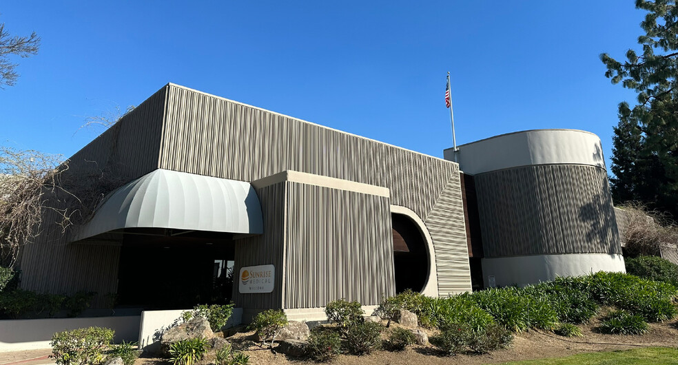 2842 N Business Park Ave, Fresno, CA à louer - Photo de l’immeuble – Image 2 sur 15
