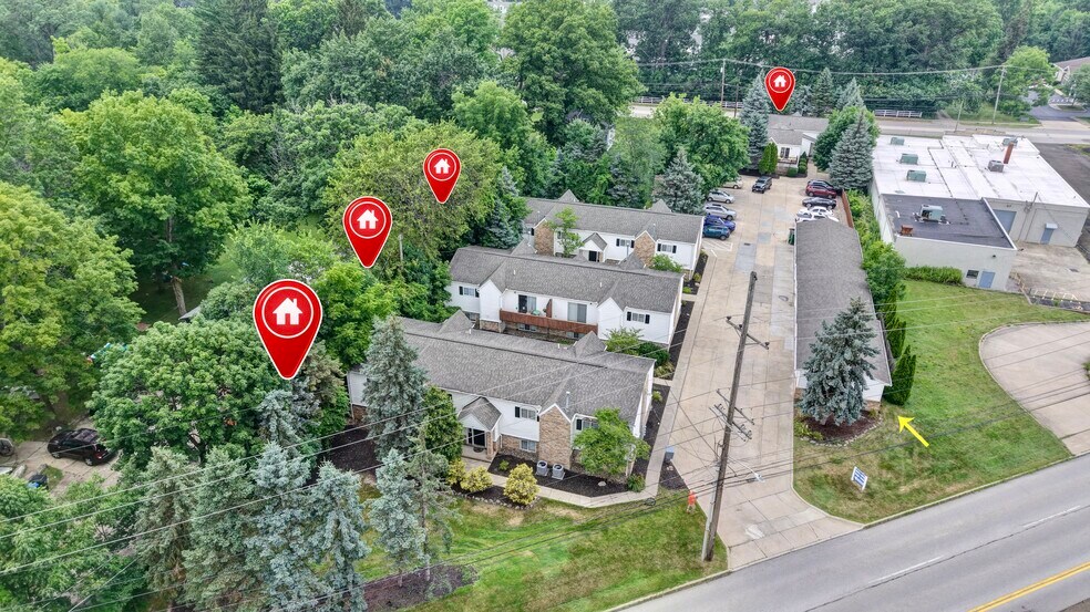 441-449 Graham Rd, Cuyahoga Falls, OH à vendre - Photo de l’immeuble – Image 3 sur 4