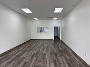 11450-11460 Washington Blvd, Whittier, CA à louer Photo intérieure– Image 1 sur 9