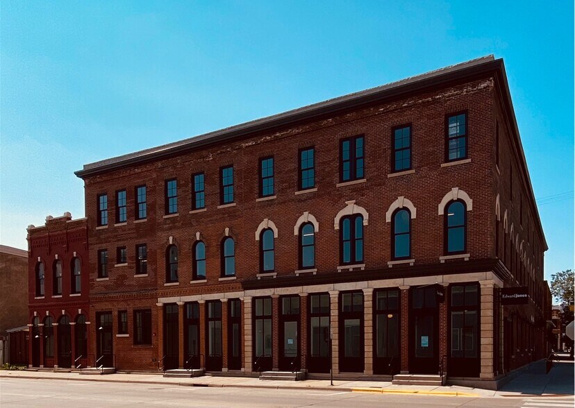 102 Walnut St, Winona, MN à vendre - Photo de l’immeuble – Image 2 sur 6