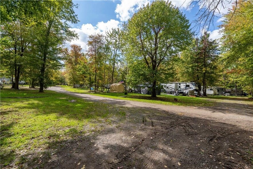 9645 Catchpole Rd, North Rose, NY à vendre - Photo de l’immeuble – Image 2 sur 30