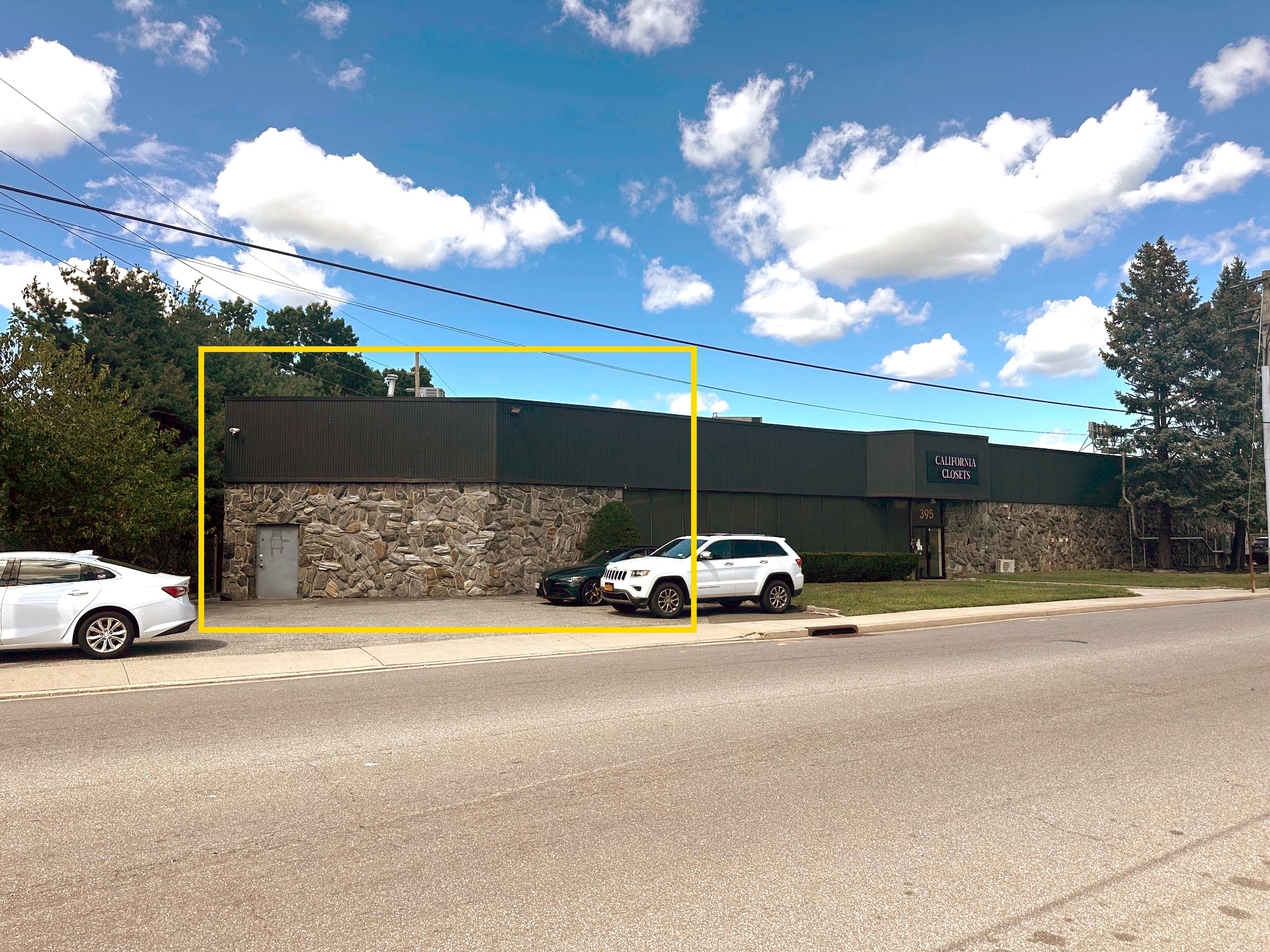 395 Westbury Blvd, Hempstead, NY à louer Photo principale– Image 1 sur 12