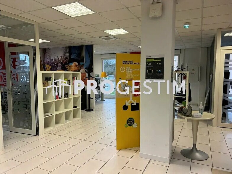 Bureau dans Fontaine-lès-Dijon à louer - Photo intérieure – Image 3 sur 9