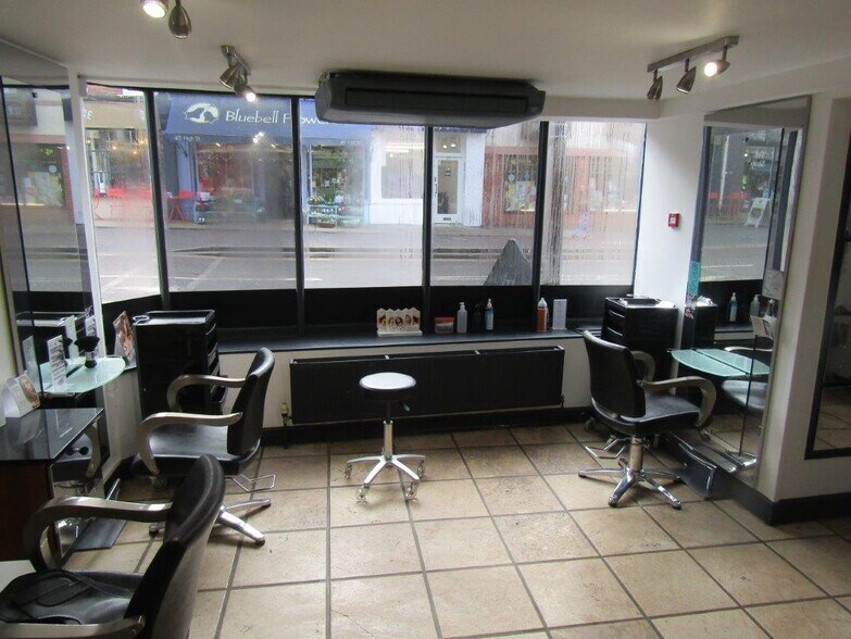 40-42 High St, Newport Pagnell à louer - Photo de l’immeuble – Image 2 sur 3