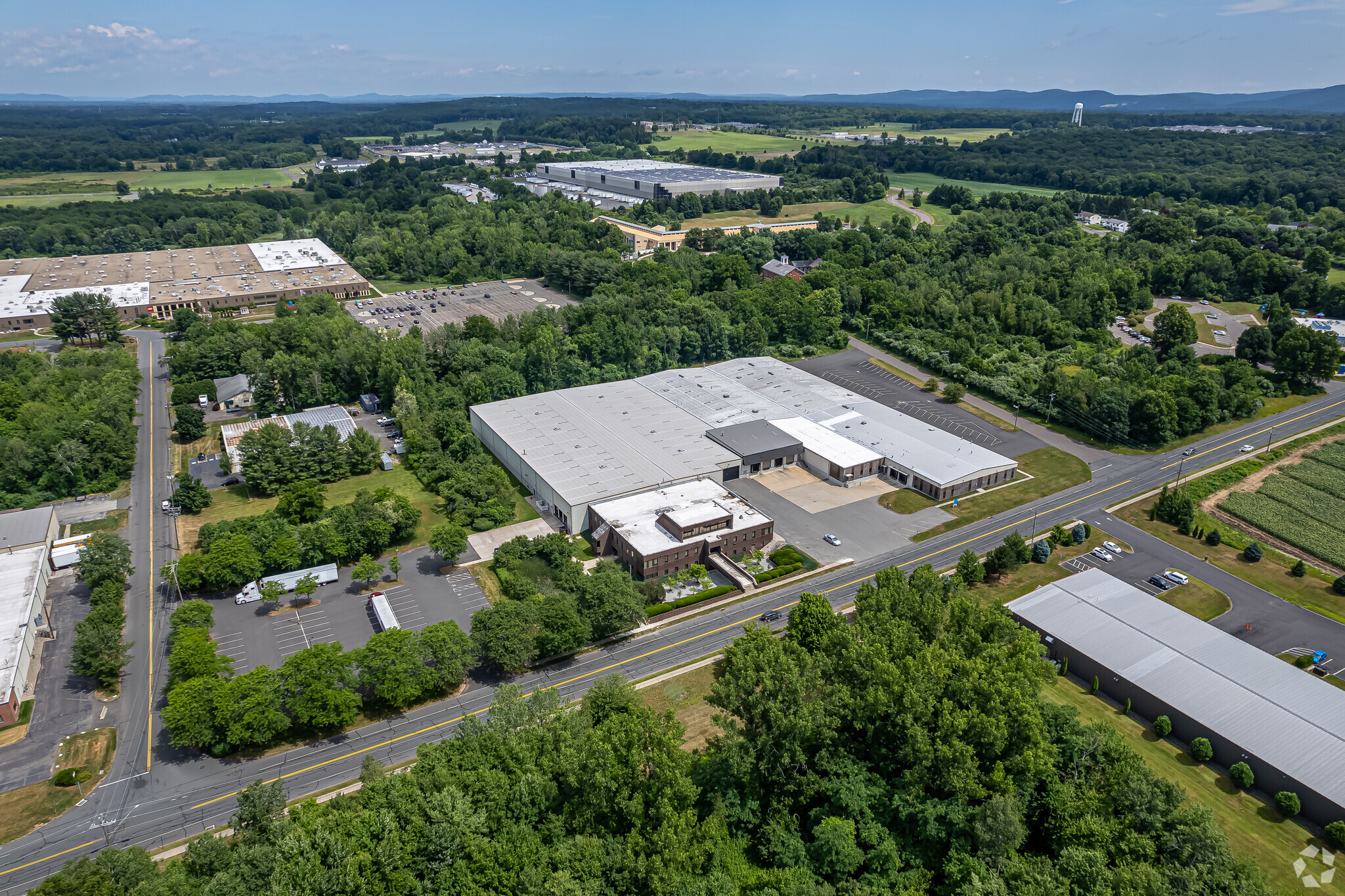 215 Moody Rd, Enfield, CT à louer Aérien– Image 1 sur 15