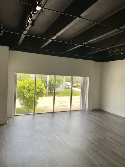 6992-6994 NW 82nd Ave, Miami, FL à louer - Photo intérieure – Image 3 sur 8