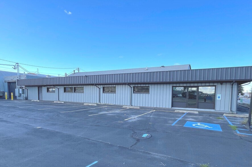 4230 E Mission Ave, Spokane, WA à louer - Photo de l’immeuble – Image 2 sur 9