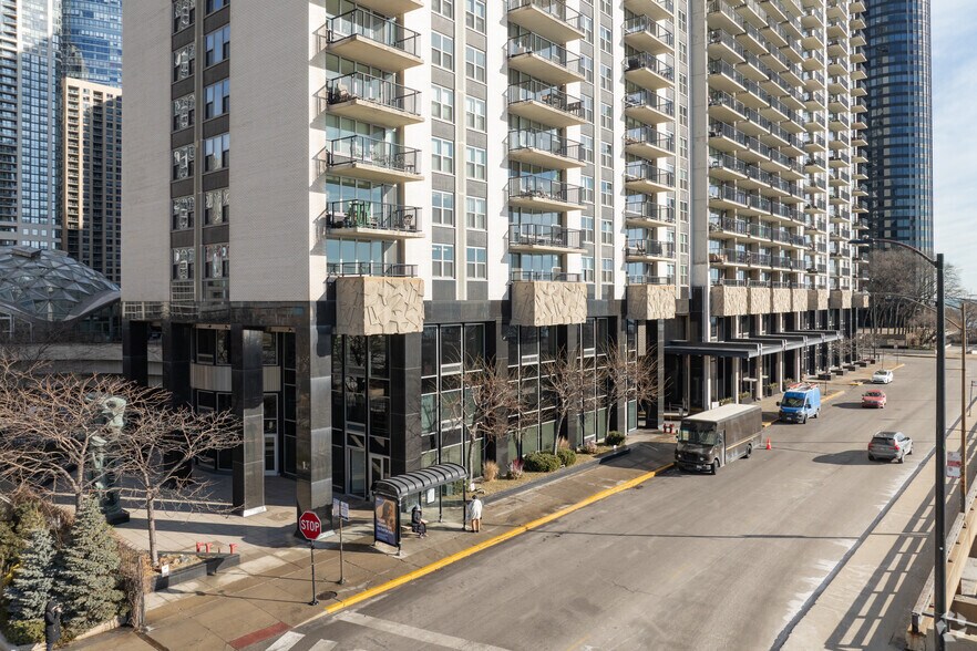 400 E Randolph St, Chicago, IL à vendre - Photo principale – Image 1 sur 13