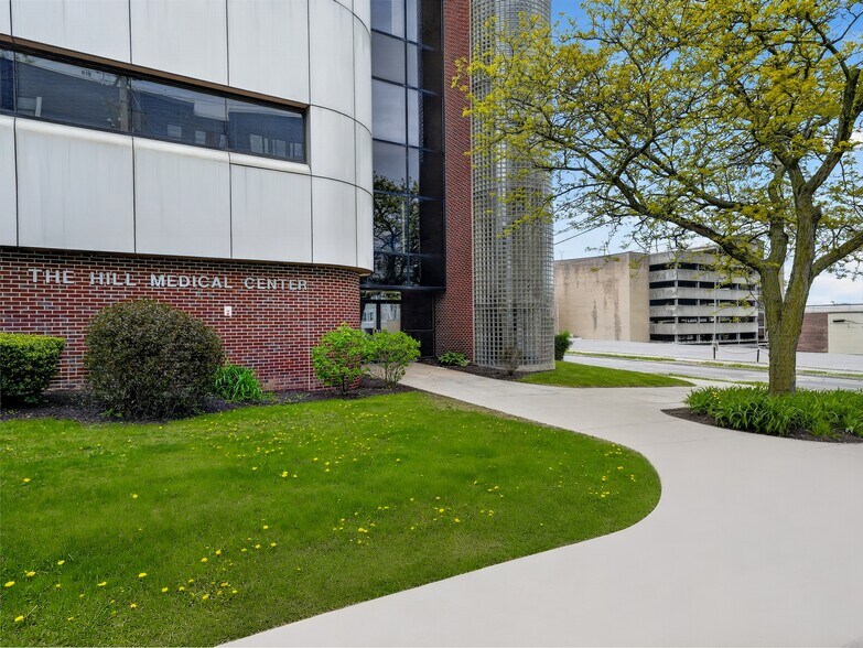 1000 E Genesee St, Syracuse, NY à louer - Photo de l’immeuble – Image 3 sur 17