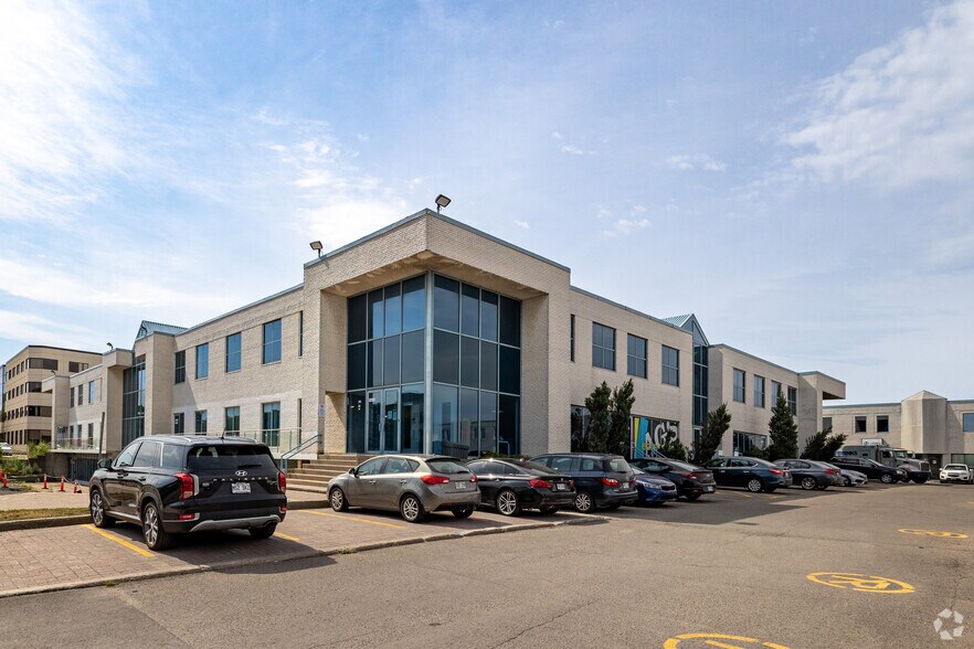 8552-8678 Boul Pie-IX, Montréal, QC à louer - Photo de l’immeuble – Image 2 sur 33