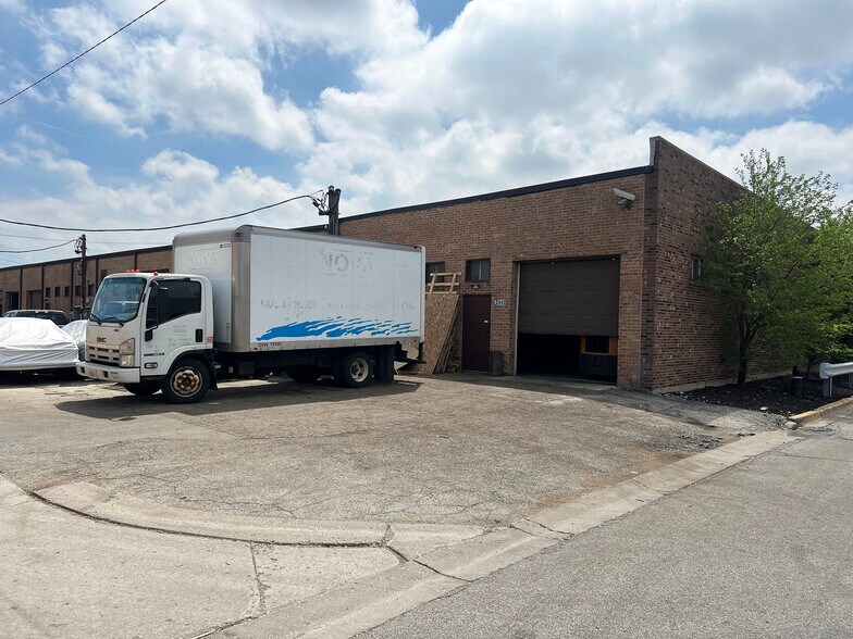 9119-9136 Medill Ave, Franklin Park, IL à louer - Photo de l’immeuble – Image 3 sur 5