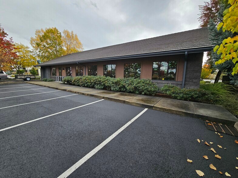 831 O'Hare Pky, Medford, OR à louer - Autre – Image 2 sur 28