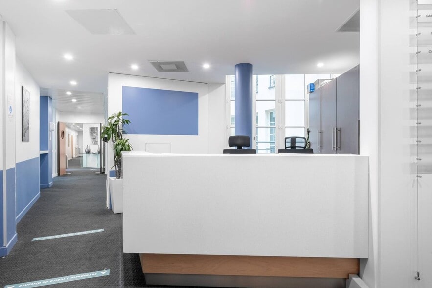 140 Bis Rue De Rennes, Paris à louer - Photo de l’immeuble – Image 3 sur 8