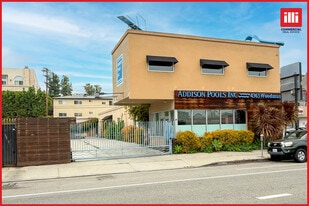 Creative Flex Building For Sale - Immobilier d'entreprise